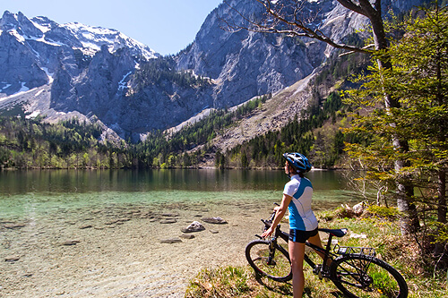 Dolinami pod szczytami Alp