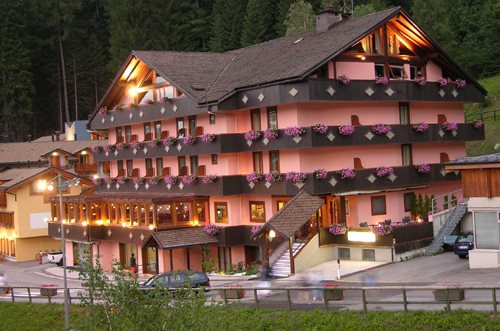 Super Free Ski Luna Wellness Hotel